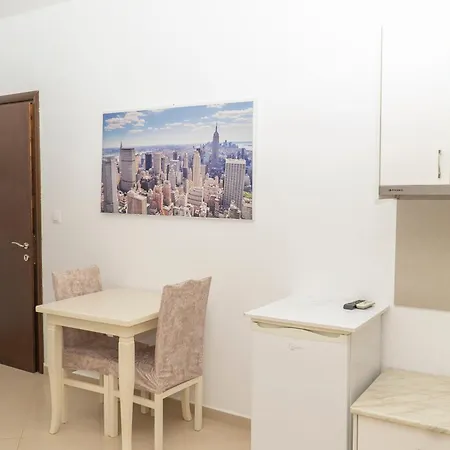 Oleva's Aparthotel Ksamil