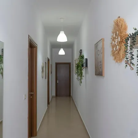 Oleva's Aparthotel Ksamil